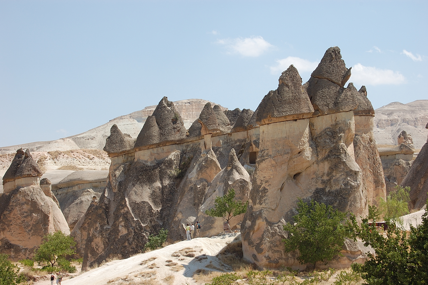 Tufowe grzybki w Zelve252.jpg